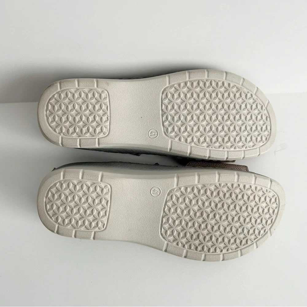 Fly Flot Sandals